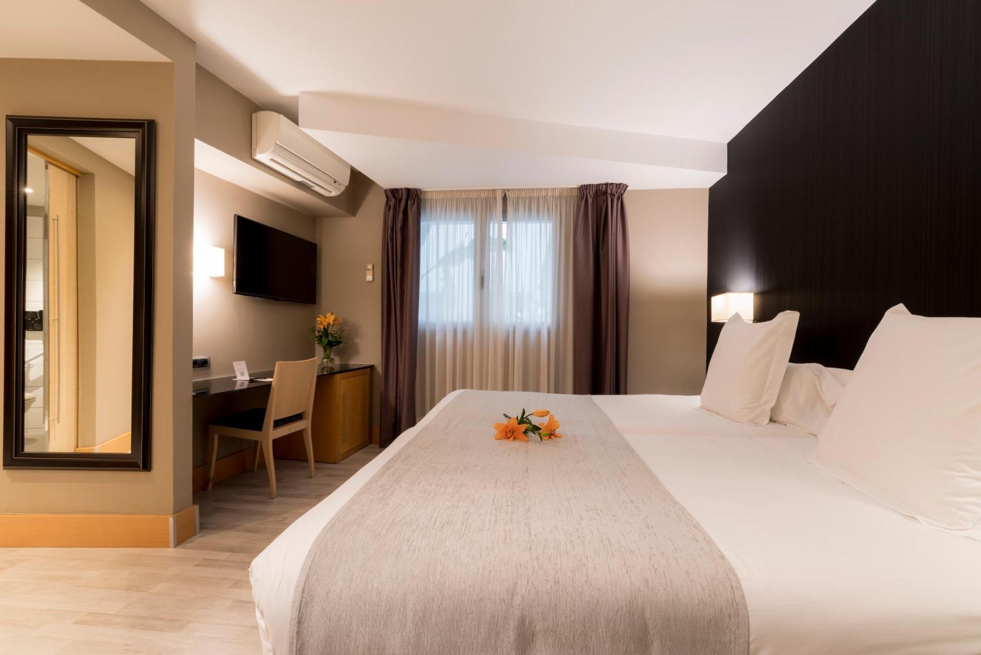 Hotel Plaza A Coruna Luaran gambar