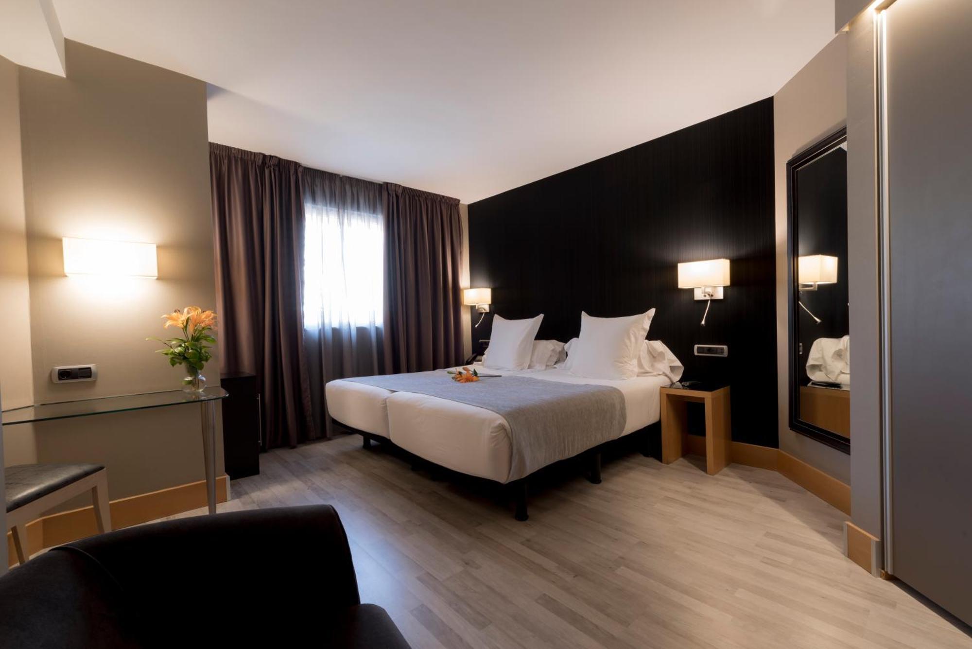 Hotel Plaza A Coruna Luaran gambar