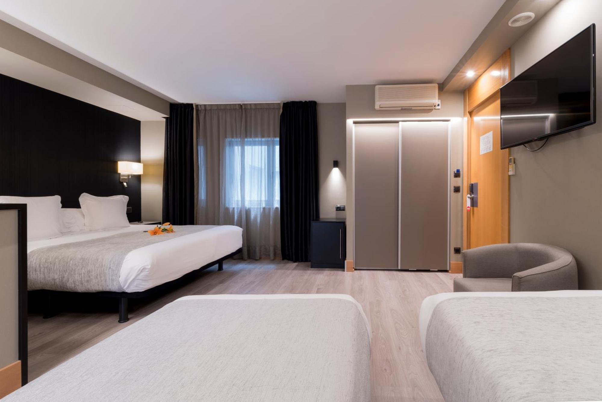 Hotel Plaza A Coruna Luaran gambar