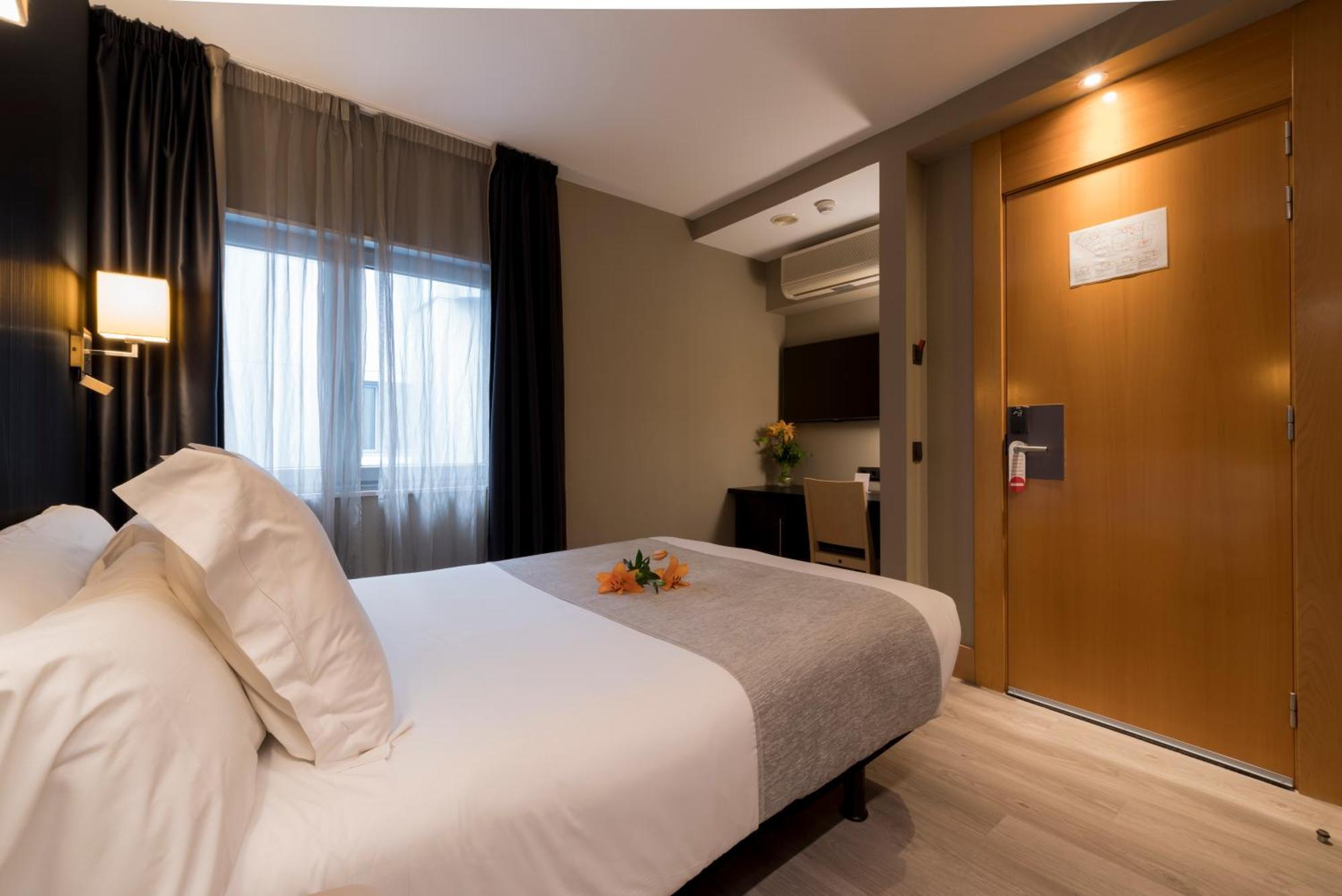 Hotel Plaza A Coruna Luaran gambar