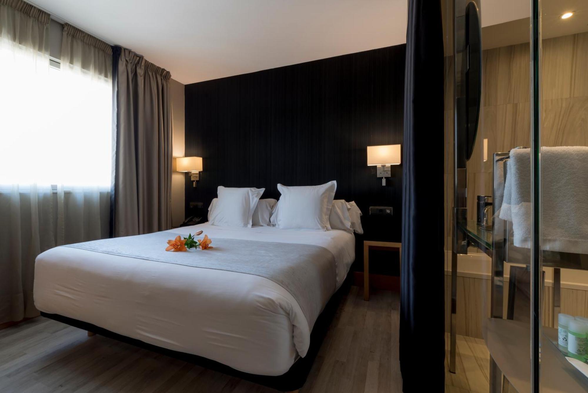 Hotel Plaza A Coruna Luaran gambar