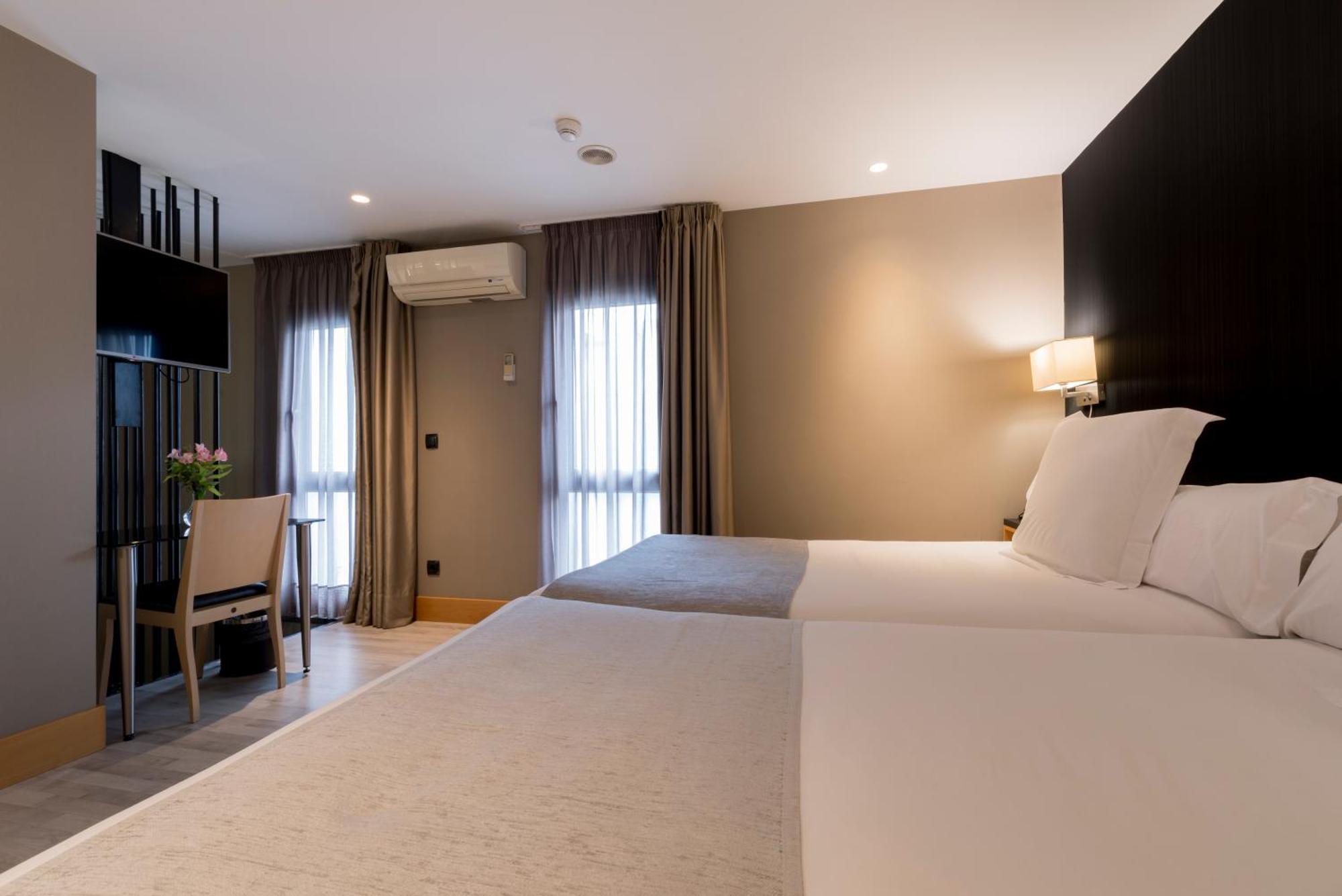 Hotel Plaza A Coruna Luaran gambar