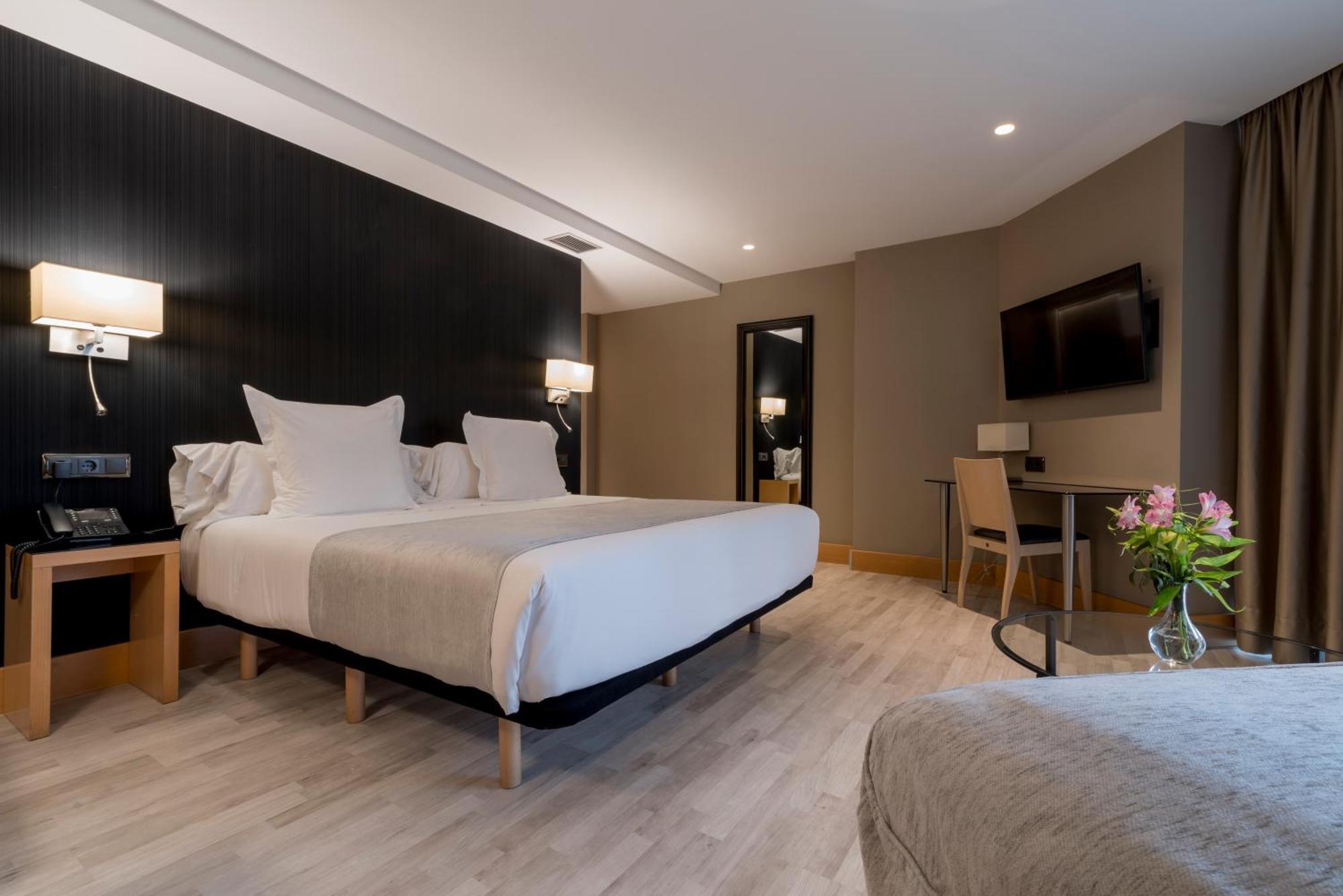 Hotel Plaza A Coruna Luaran gambar